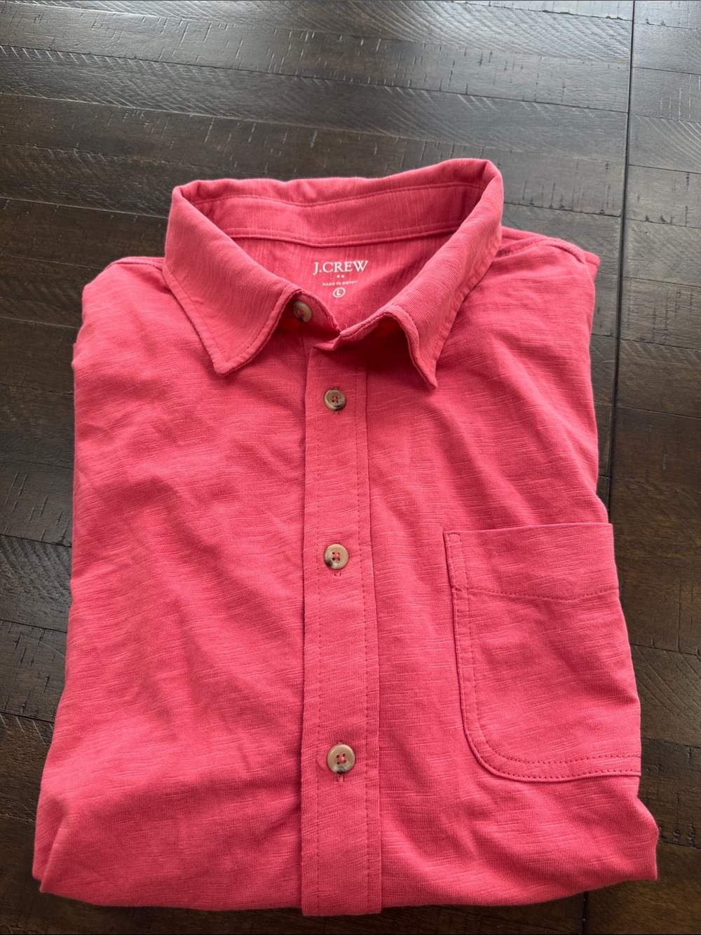 Like new J. Crew Men’s Coral Pink Casual buttoned-down shirt size Large